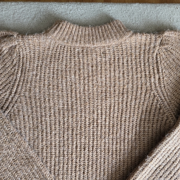 Vero Moda mock-neck puff sleeve knit sweater size large - Picture 9 of 13